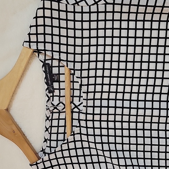 ADRIANNA PAPELL BLACK * WHITE SQUARE DESIGN TOP SMALL - Picture 10 of 11